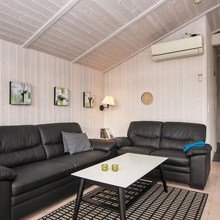 Three-Bedroom Holiday Home In Juelsminde 18 Sonderby  Exterior foto